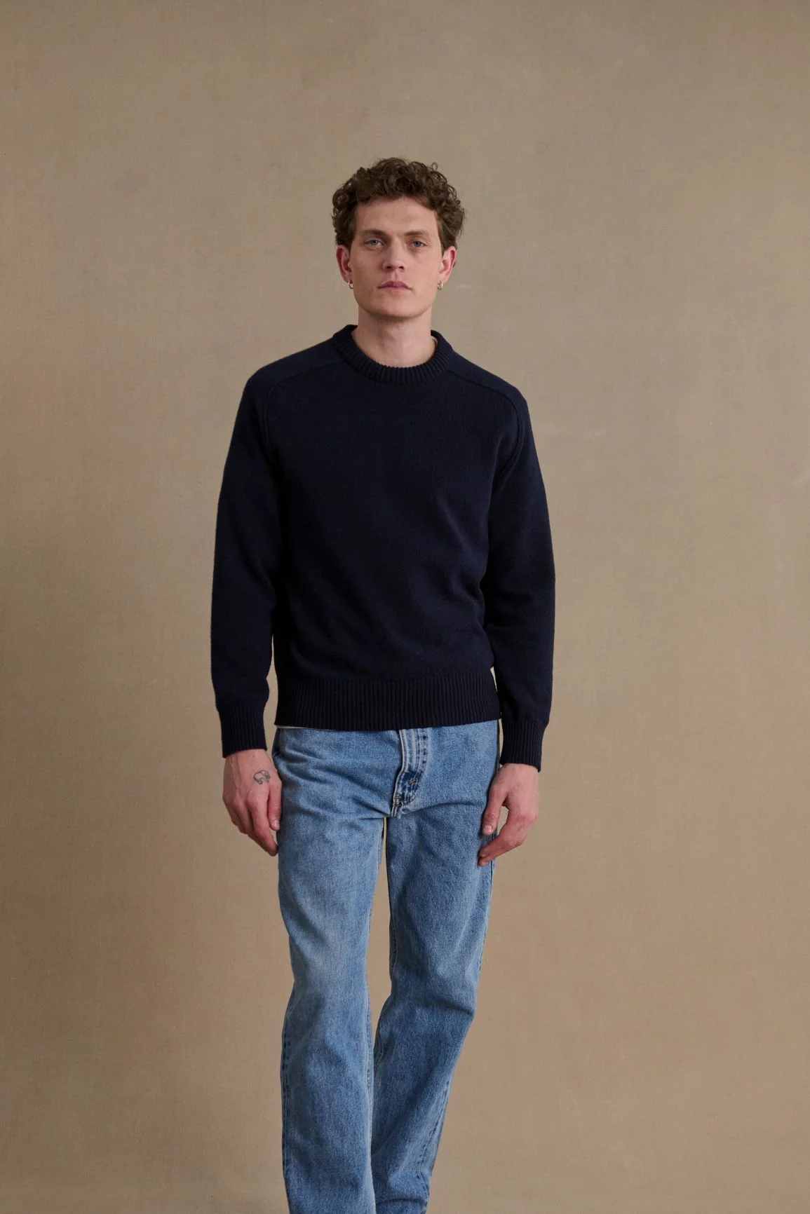 Pull homme col rond bleu marine - Image 4