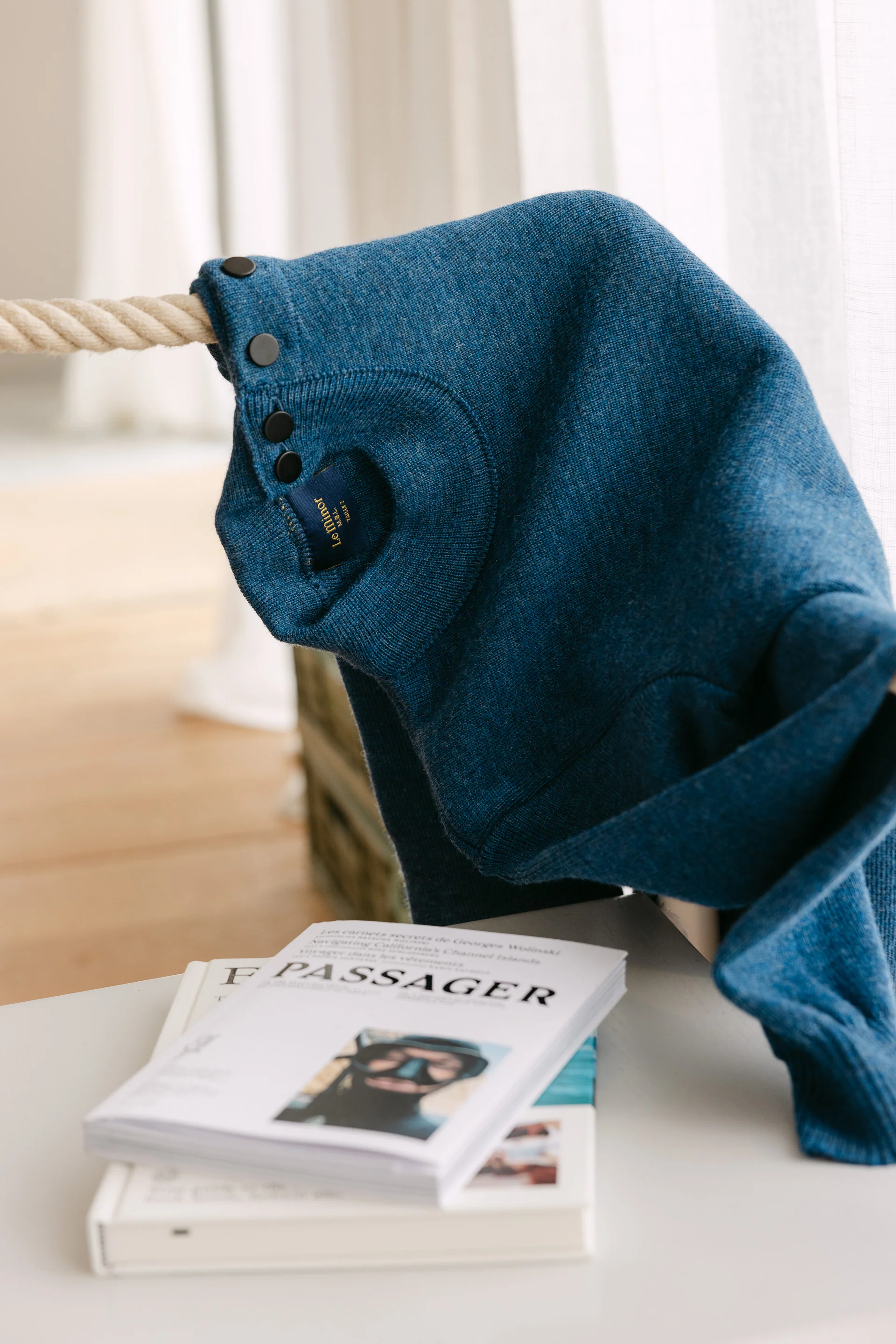 Pull marin bleu denim pour femme - Image 7